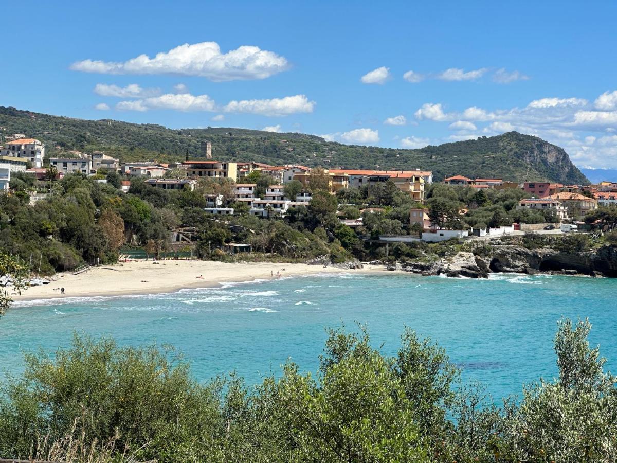 Casa Vacanza Maria Antonieta มารีนาดีกาเมโรตา ภายนอก รูปภาพ